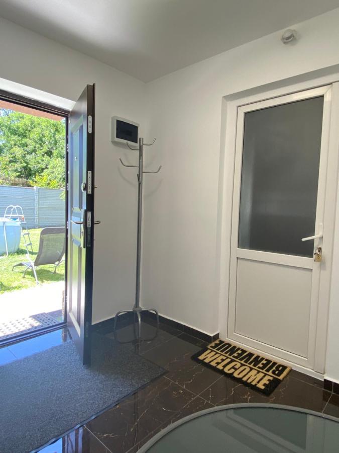 Ferienwohnung Amazing 1 Bed Flat Craiova Exterior foto